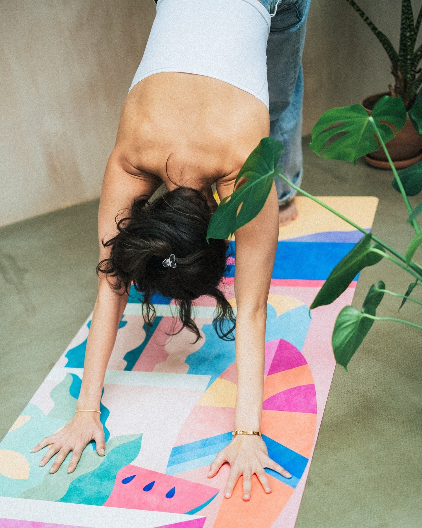 Your practice deserves a mat that holds steady as you flow. 

L&rsquo;&Eacute;t&eacute; Rose mat is designed with an ultra-grippy surface to keep you grounded in every pose&mdash;whether it&rsquo;s a soft stretch or a powerful warrior. 

No slipping,